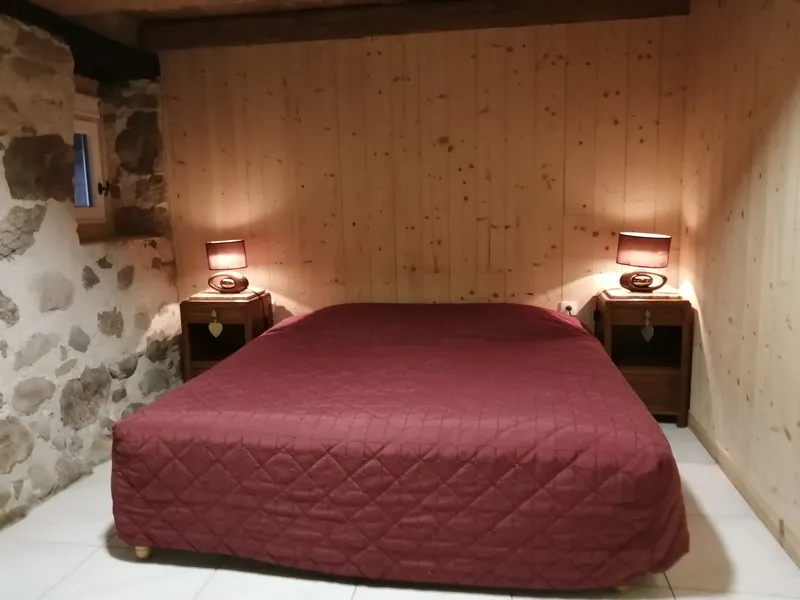 photo gite la pausetie auvergne lastioulles chambre 2p rdc